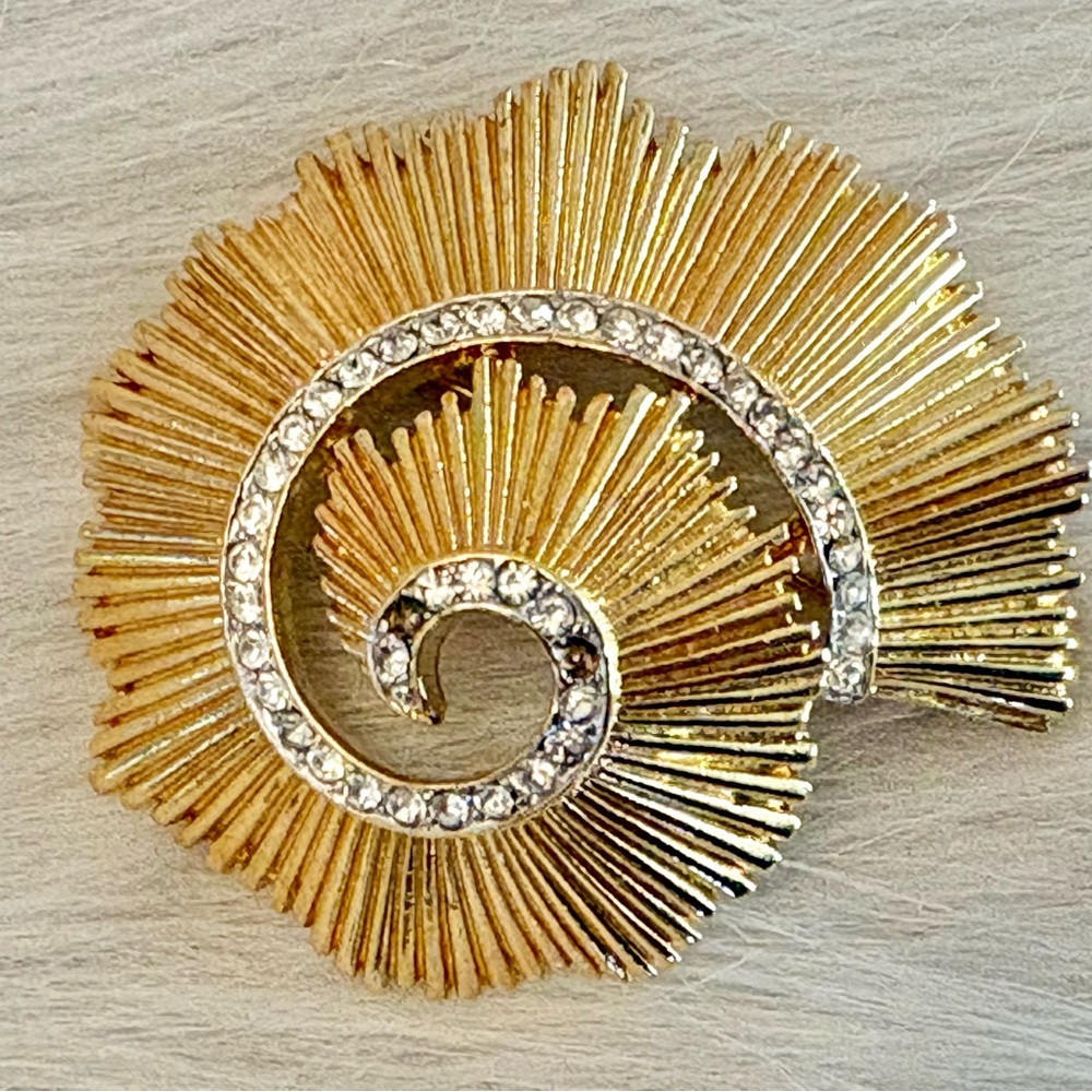 Vintage Trifari “Swirl” Ruffled Gold Tone Brooch with Rhinestones